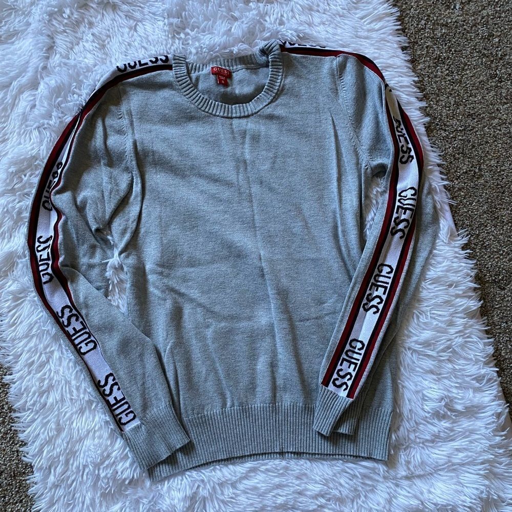 Guess gray Crew Neck Sweater Size Medium‎